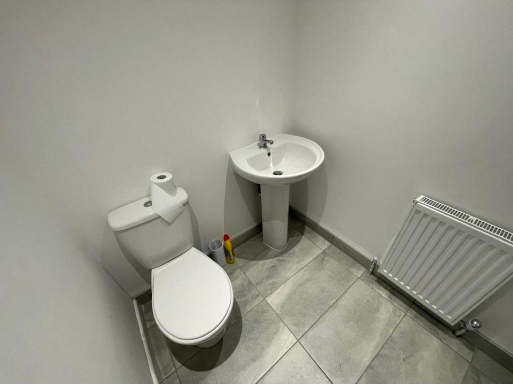 Shower room 2