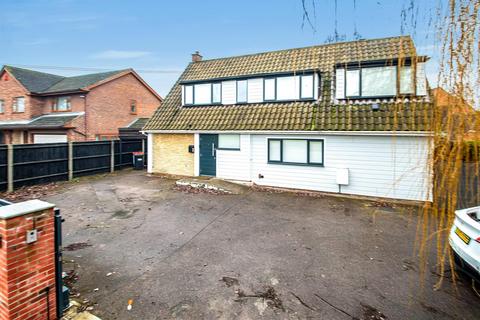 4 bedroom detached house to rent, Drayton Road, Bletchley, Milton Keynes