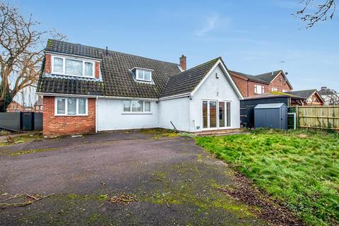 4 bedroom detached house to rent, Drayton Road, Bletchley, Milton Keynes