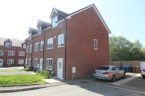 4 bedroom end of terrace house for sale, Hillside Close, Hyde