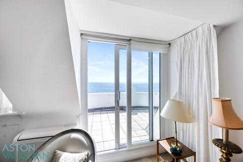 2 bedroom penthouse for sale, Chichester Terrace, Brighton BN2