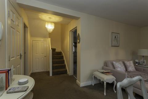 2 bedroom flat for sale, Otley Road, Guiseley LS20