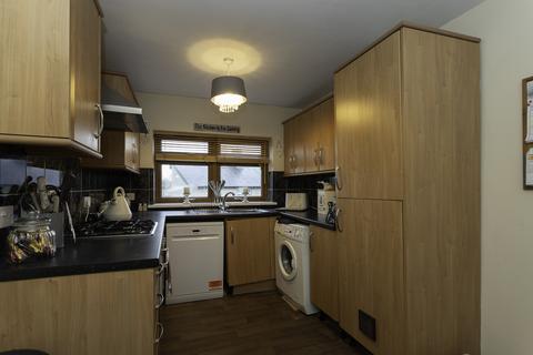 2 bedroom flat for sale, Otley Road, Guiseley LS20