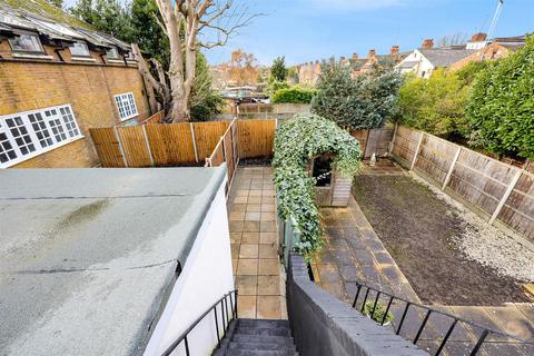 3 bedroom flat for sale, Roundwood Road, London NW10