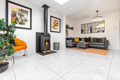24 Beeby Road, Scraptoft, Leicester, LE7 9SG