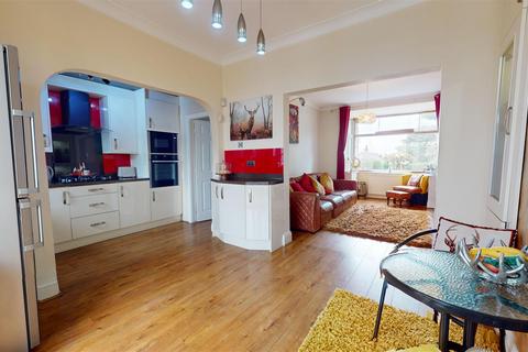 3 bedroom terraced house for sale, Beacon Road, Wibsey, Bradford