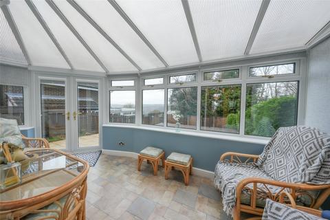 37 Brackenridge, Burnopfield, Newcastle Upon Tyne, NE16 6LH