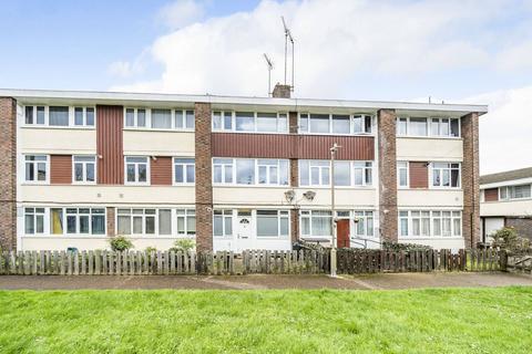 1 bedroom flat to rent, Shoreham Close, Wandsworth, London, SW18