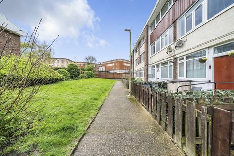 1 bedroom flat to rent, Shoreham Close, Wandsworth, London, SW18