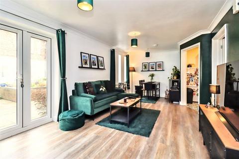 10 Central Way, Clevedon, BS21 6SY