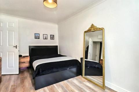 10 Central Way, Clevedon, BS21 6SY