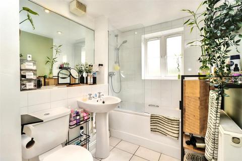 10 Central Way, Clevedon, BS21 6SY