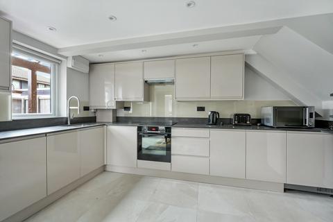 4 bedroom detached house to rent, Friars Mead, London, E14