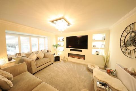 3 bedroom detached house for sale, Paddock Way, Kingswood, Hull