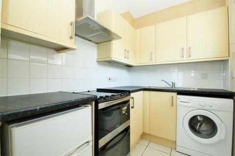 Studio to rent, Clarkes Drive, Uxbridge