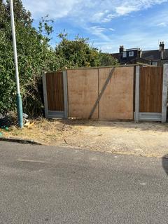 Land to rent, Essex , RM13