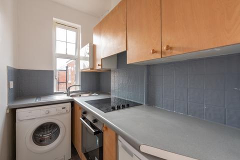 Studio to rent, Holmefield Court, Belsize Grove, London, NW3