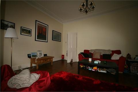 2 bedroom detached house to rent, Offley Road, London SW9