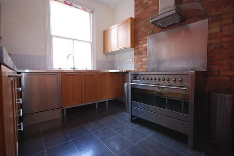 2 bedroom detached house to rent, Offley Road, London SW9