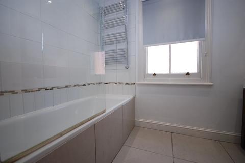 2 bedroom detached house to rent, Offley Road, London SW9