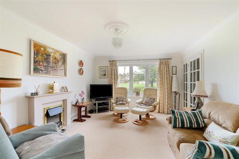 2 bedroom retirement property for sale, Butt Street, Minchinhampton