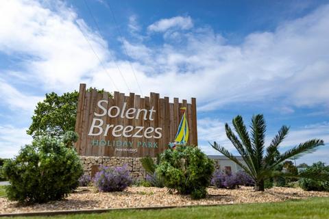 2 bedroom lodge for sale, Solent Breezes Holiday Park