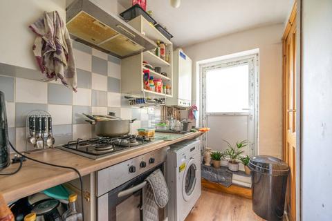 1 bedroom flat for sale, Pearcroft Road, Leyton, London, E11