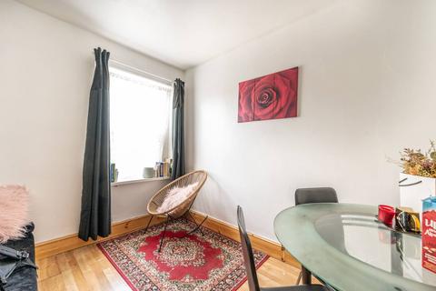 1 bedroom flat for sale, Pearcroft Road, Leyton, London, E11