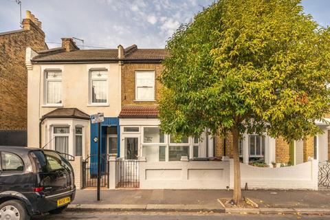 1 bedroom flat for sale, Pearcroft Road, Leyton, London, E11