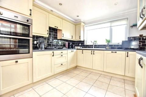 2 bedroom terraced house for sale, Holly Road, Boston Spa, Wetherby, West Yorkshire