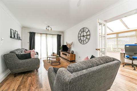 3 bedroom end of terrace house for sale, Cormorant Close, Portchester