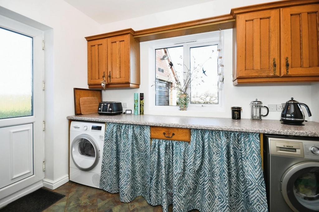 KITCHEN 03.jpg