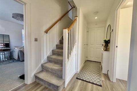 16 Martletts Close, Peacehaven, BN10 8FW