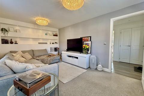 16 Martletts Close, Peacehaven, BN10 8FW