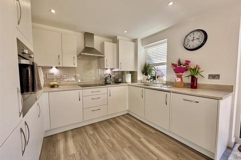 16 Martletts Close, Peacehaven, BN10 8FW