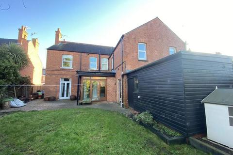 5 bedroom semi-detached house for sale, Winchilsea Avenue, Newark, Nottinghamshire, NG24 4AD