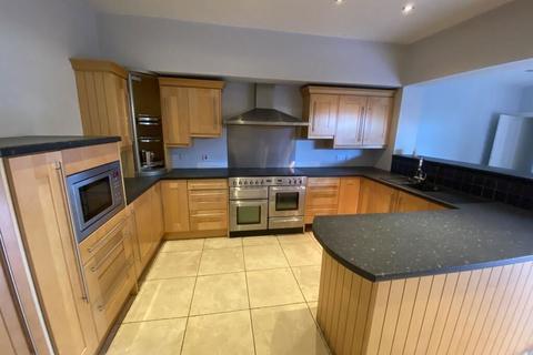 5 bedroom semi-detached house for sale, Winchilsea Avenue, Newark, Nottinghamshire, NG24 4AD