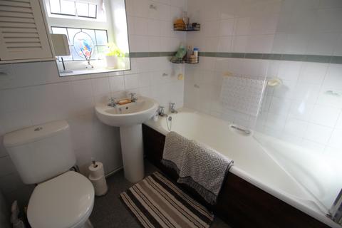 9 Gordon Street, Springhead, Oldham, OL4 4QE
