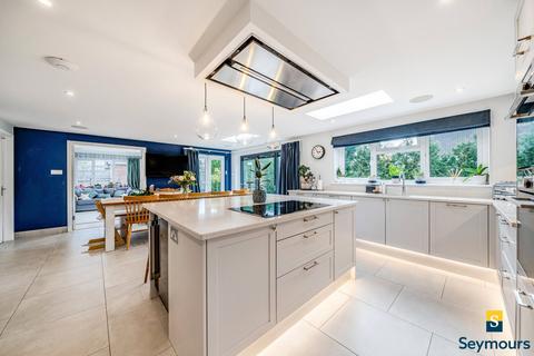 3 Curlew Gardens, Guildford, GU4 7DY