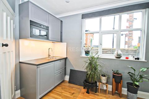 Flat to rent, Bodley Road, New Malden