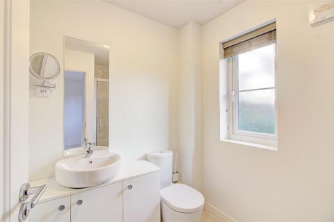 6 Lipman Way, Malmesbury, SN16 9FH
