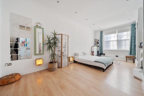 Flat 1, Royal Court, 56 Bugle Street, Southampton, SO14 2DX