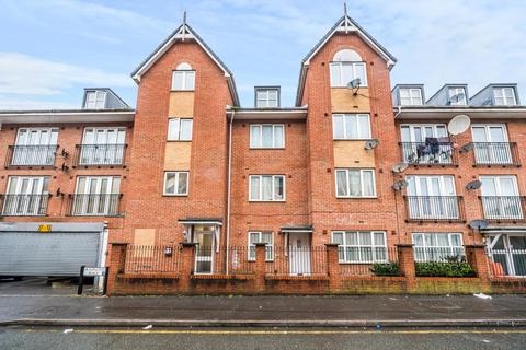 2 bedroom flat for sale, Slough Berkshire,  SL2,  SL2