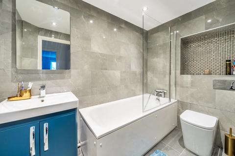 2 bedroom flat for sale, Slough Berkshire,  SL2,  SL2