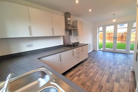 3 bedroom house to rent, Sunningdale Street, Preston PR2