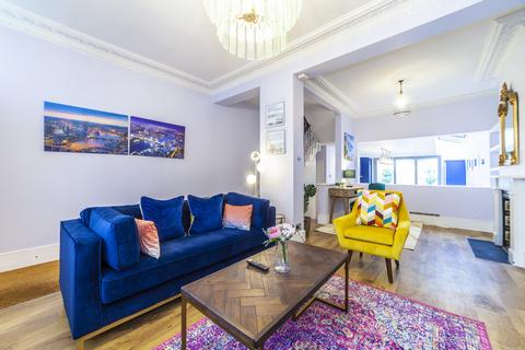 4 bedroom terraced house for sale, Fabian Road, London, SW6