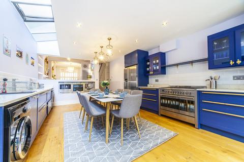 4 bedroom terraced house for sale, Fabian Road, London, SW6