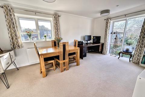 2 bedroom flat for sale, Ferndown