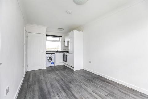 1 bedroom apartment to rent, Broomley Court, Newcastle Upon Tyne NE3