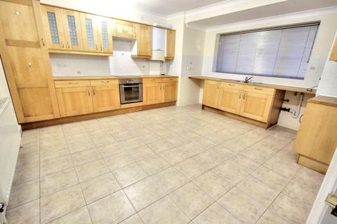 1 bedroom ground floor flat to rent, Wick Drive, Wickford